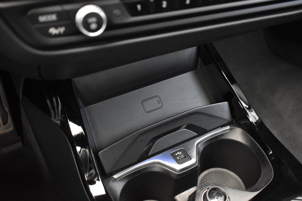 BMW 1 Serie M135i xDrive 306pk | Pano | Harman/Kardon | Head-Up | 19'' Wielen | Stuur + Stoelverwarming |