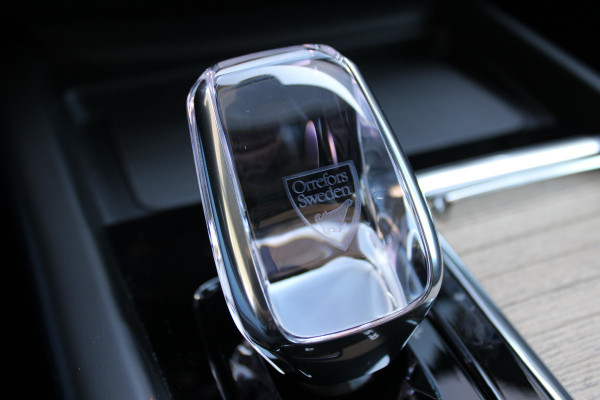 Volvo XC60 2.0 T8 Ultra Bright | Luchtvering | Massage | H/K | Head-Up