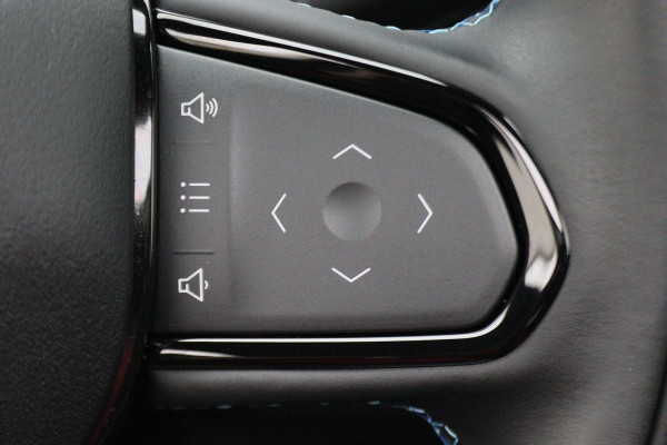 Lynk & Co 01 1.5 Plug-in Hybrid 360° Camera, Panoramadak, Apple Carplay, ACC, Keyless, Zwarte hemel,, LED, 20''