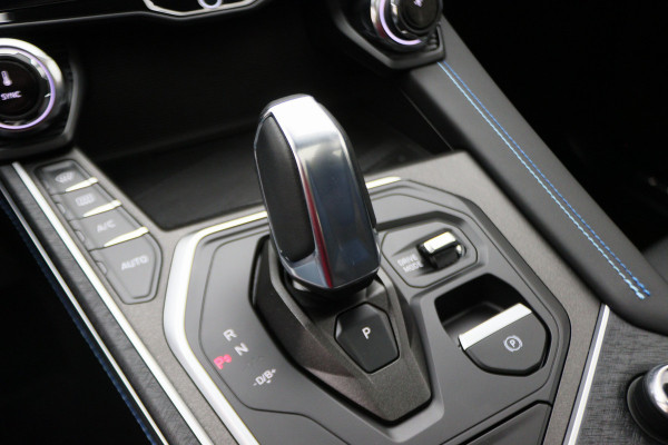 Lynk & Co 01 1.5 Plug-in Hybrid 360° Camera, Panoramadak, Apple Carplay, ACC, Keyless, Zwarte hemel,, LED, 20''