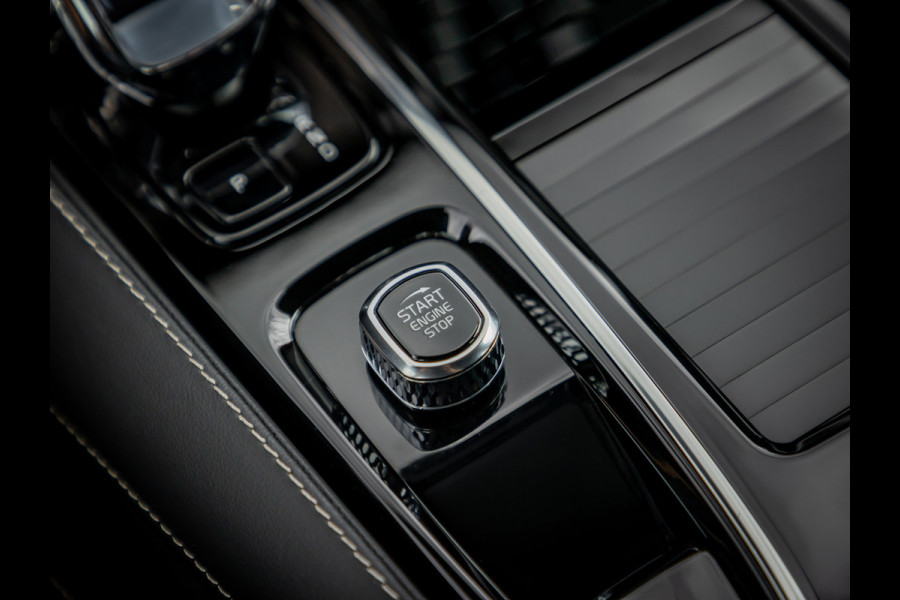 Volvo V60 2.0 T6 Plug-in hybrid AWD Plus Dark | Trekhaak | 360 Camera