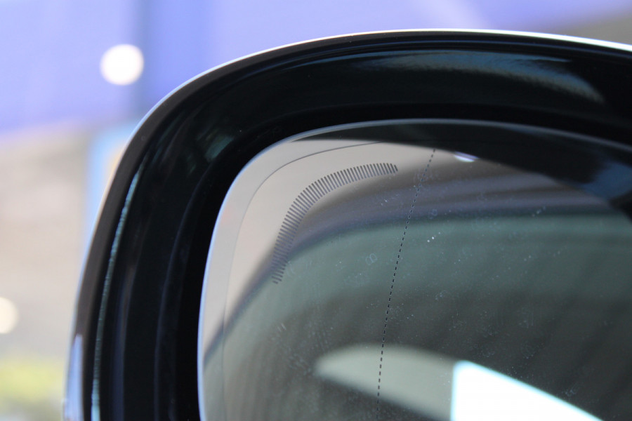 Volvo XC60 2.0 T6 Plug-in hybrid AWD Plus Black Edition | Panoramadak | H/K | Camera | Leder