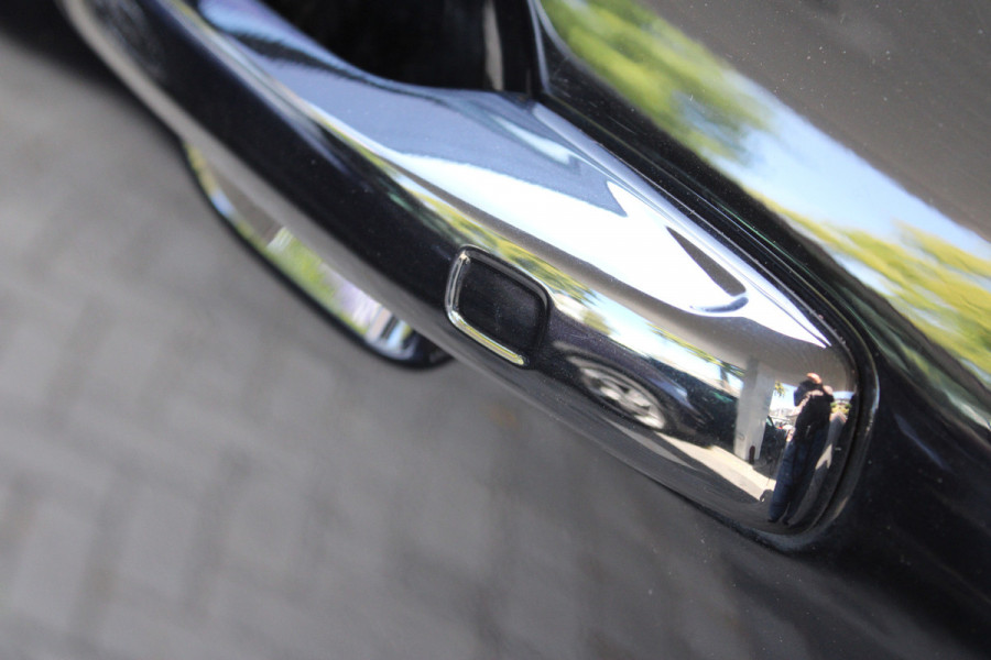 Volvo XC60 2.0 T6 Plug-in hybrid AWD Plus Black Edition | Panoramadak | H/K | Camera | Leder