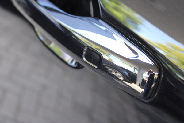 Volvo XC60 2.0 T6 Plug-in hybrid AWD Plus Black Edition | Panoramadak | H/K | Camera | Leder