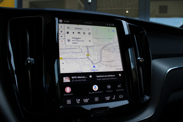 Volvo XC60 2.0 T6 Plug-in hybrid AWD Plus Black Edition | Panoramadak | H/K | Camera | Leder