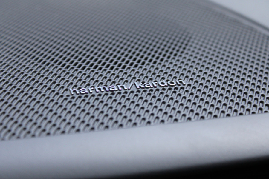 Volvo XC60 2.0 T6 Plug-in hybrid AWD Plus Black Edition | Panoramadak | H/K | Camera | Leder