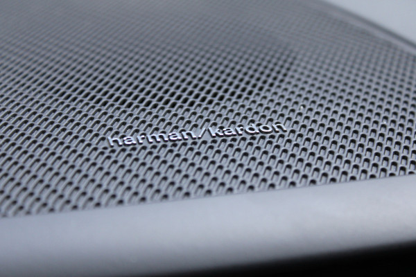 Volvo XC60 2.0 T6 Plug-in hybrid AWD Plus Black Edition | Panoramadak | H/K | Camera | Leder