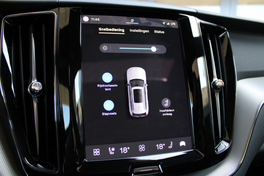 Volvo XC60 2.0 T6 Plug-in hybrid AWD Plus Black Edition | Panoramadak | H/K | Camera | Leder