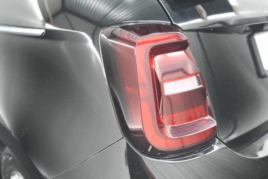 Fiat 500C Icon 42 kWh | 95,7% SOH | Convenience Pack | Camera | Dodehoekdetectie | Stoelverwarming
