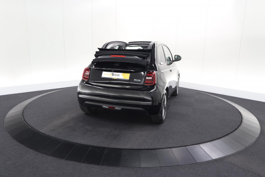 Fiat 500C Icon 42 kWh | 95,7% SOH | Convenience Pack | Camera | Dodehoekdetectie | Stoelverwarming