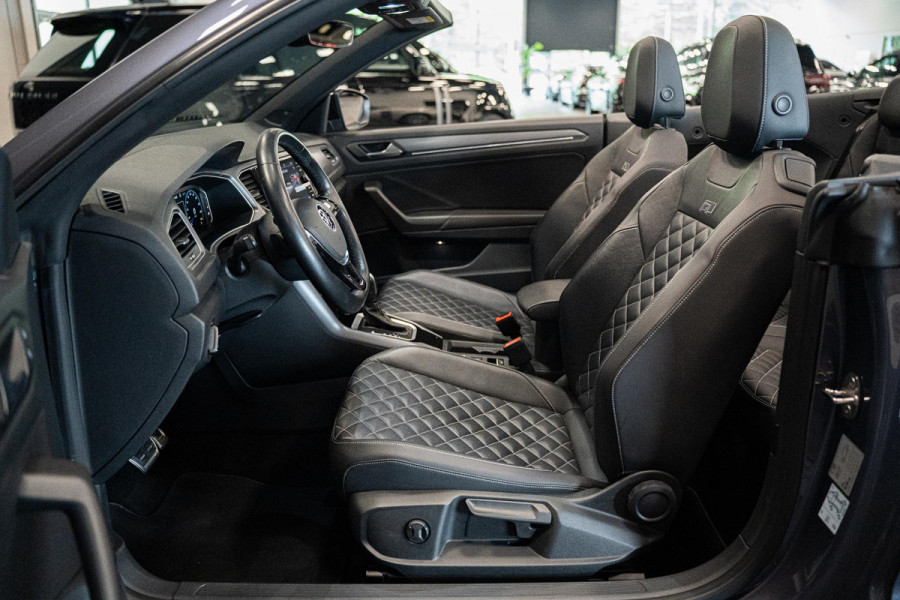 Volkswagen T-Roc Cabrio 1.5 TSI R-Line *BEATS Sound-systeem / Winterpakket / LED-Koplamp / Black-Style / Leerpakket Vienna / Keyless*