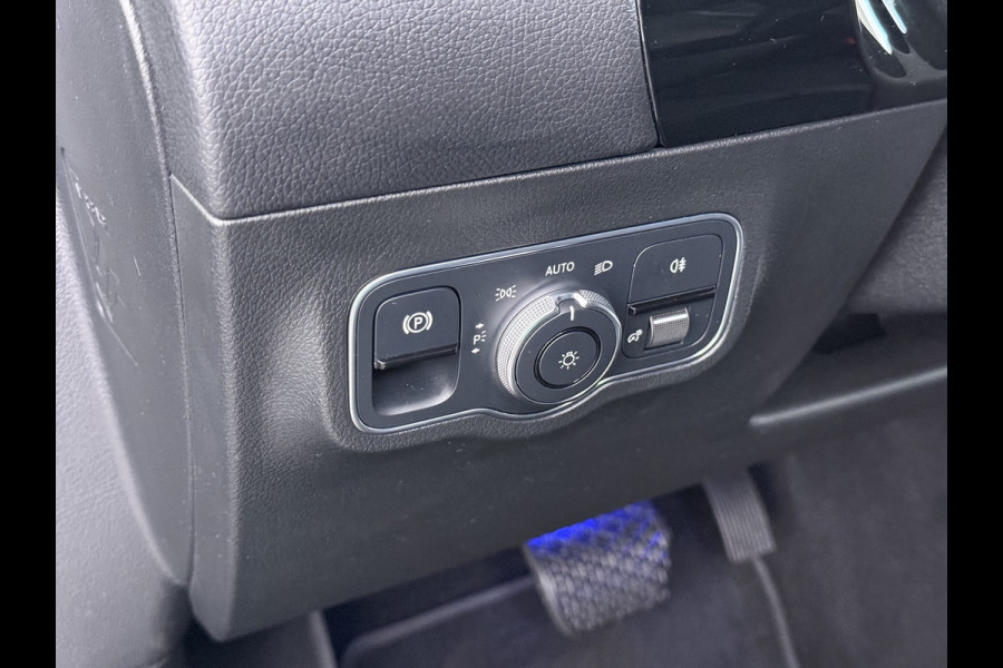 Mercedes-Benz EQA 250 Business Solution Luxury 67kWh SOH 96% Adap.Cruise Camera Stoelverwarming Elek.Achterklep Navi Pdc lmv Led DAB USB All-Season Banden Distronic plus Advanced pakket Licht en zichtpakket 1e Eigenaar Origineel Nederlandse Auto