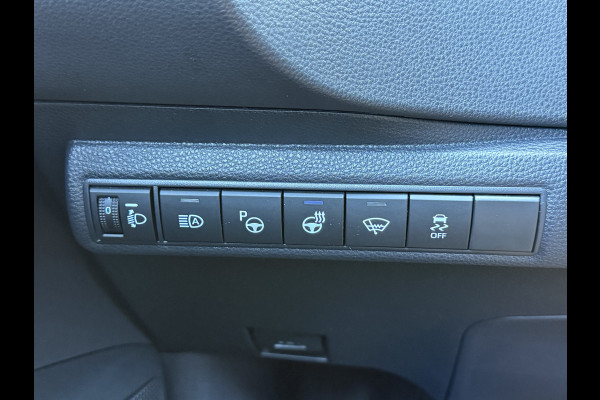 Toyota Corolla Touring Sports 1.8 Hybrid Team D | ACC | CarPlay | Camera | LED | DAB+ | 17 inch