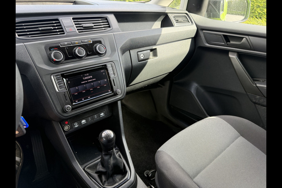 Volkswagen Caddy 2.0 TDI / L1H1 / 1e EIG. / UNIEK 28.975 KM! / INRICHTING / TREKHAAK / IMPERIAAL / NAVI / CARPLAY / CRUISE