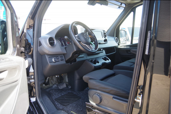 Mercedes-Benz Sprinter 319 3.0 CDI V6 L2H2 3-ZITS, AUT. LED, 3.5T TREKHAAK, MBUX 10'', STANDKACHEL, ZONNEKLEP, VOORSPOILER, KUNSTSTOFDELEN IN KLEUR, CA