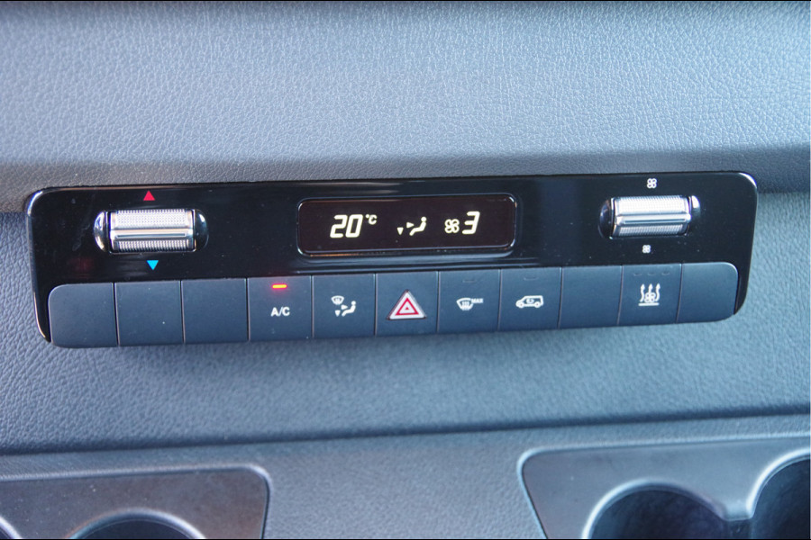 Mercedes-Benz Sprinter 319 3.0 CDI V6 L2H2 3-ZITS, AUT. LED, 3.5T TREKHAAK, MBUX 10'', STANDKACHEL, ZONNEKLEP, VOORSPOILER, KUNSTSTOFDELEN IN KLEUR, CA