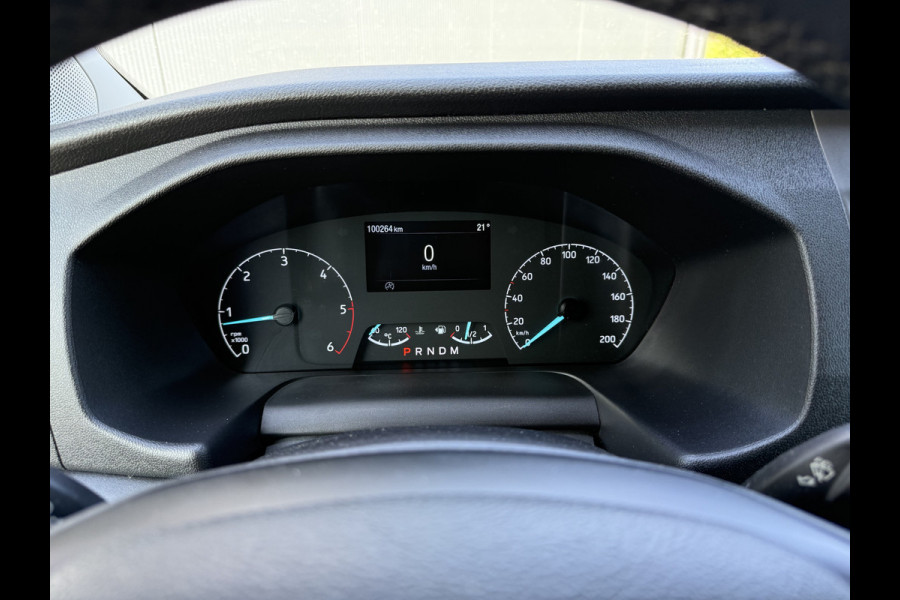 Ford Transit Custom 2.0 TDCI 130 PK / L2H1 / AUTOMAAT / TREKHAAK / AIRCO / CRUISE / CAMERA / 3-ZITS / LED / STOEL -EN VOORRUIT VERWARMING