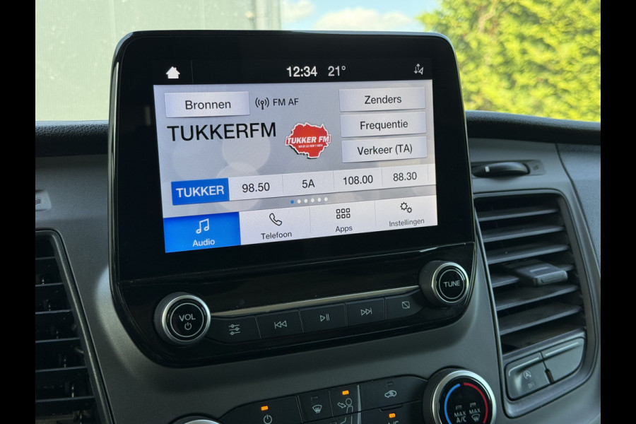 Ford Transit Custom 2.0 TDCI 130 PK / L2H1 / AUTOMAAT / TREKHAAK / AIRCO / CRUISE / CAMERA / 3-ZITS / LED / STOEL -EN VOORRUIT VERWARMING