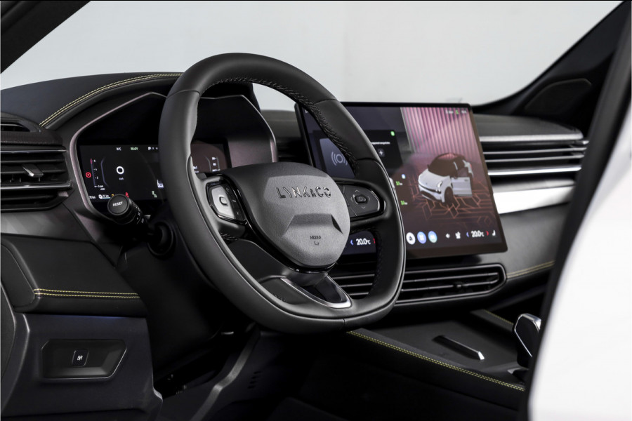 Lynk & Co 01 1.5 PHEV 276 PK More | S/K-panodak | Dig. Cockpit | Stoel-+Stuurverw. | 360 Camera | Adapt. Cruise | Memory | Elek. klep | LM 20" | 2650