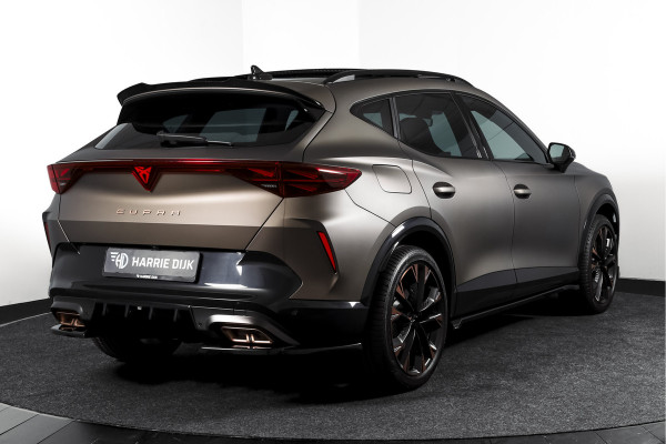 CUPRA Formentor 1.5 TSI e-Hybrid 272 PK VZ Extreme | Maxton Design | Bronze Matt | S/K-Panodak | Sennheiser | Elek. stoelen | Matrix LED | Adapt. Cruise | Stoel-+stuurverw. | Camera | NAV+App. Connect | Elek. Klep | LM 19" | 8666