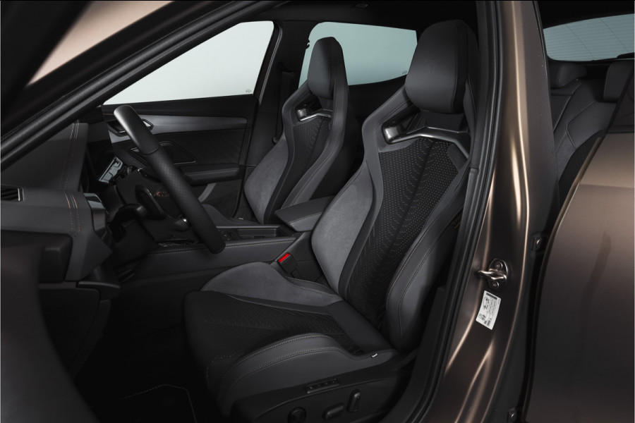 CUPRA Formentor 1.5 TSI e-Hybrid 272 PK VZ Extreme | Maxton Design | Bronze Matt | S/K-Panodak | Sennheiser | Elek. stoelen | Matrix LED | Adapt. Cruise | Stoel-+stuurverw. | Camera | NAV+App. Connect | Elek. Klep | LM 19" | 8666