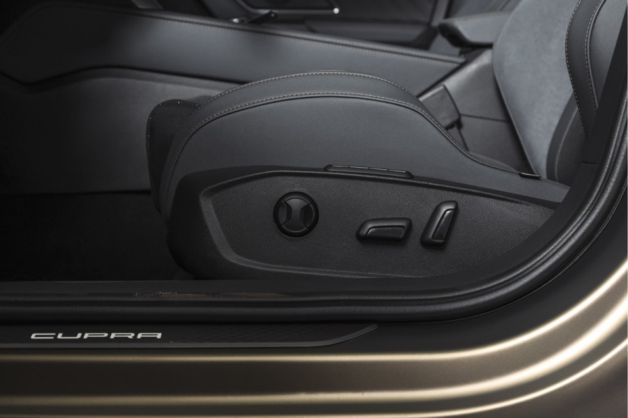 CUPRA Formentor 1.5 TSI e-Hybrid 272 PK VZ Extreme | Maxton Design | Bronze Matt | S/K-Panodak | Sennheiser | Elek. stoelen | Matrix LED | Adapt. Cruise | Stoel-+stuurverw. | Camera | NAV+App. Connect | Elek. Klep | LM 19" | 8666