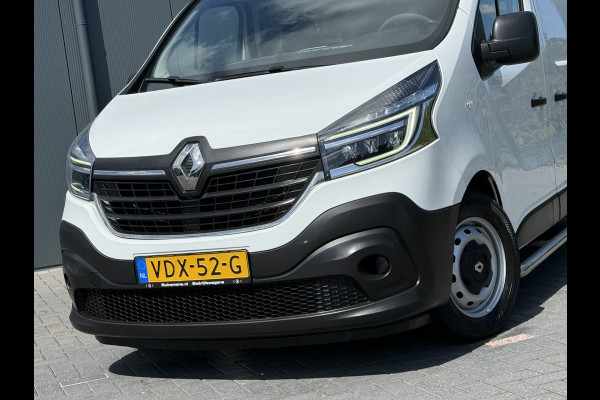 Renault Trafic 2.0 dCi 145 PK / L1H1 / AUTOMAAT / 2x SCHUIFDEUR / INRICHTING / TREKHAAK / IMPERIAAL / 3-ZITS
