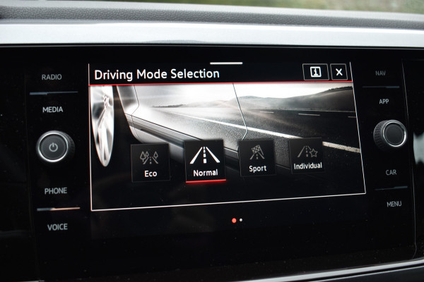 Volkswagen Polo GTI 2.0 TSI 210PK DSG GTI-SPORT VIRTUAL/LED/CARPLAY