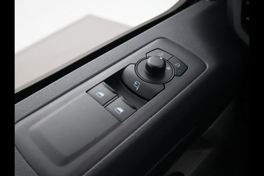 Ford Transit Custom 300 2.0 TDCI L2H1 6-PERS DUBBEL CAB. + TREKHAAK | CARPLAY | CAMERA