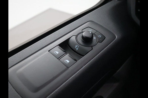 Ford Transit Custom 300 2.0 TDCI L2H1 6-PERS DUBBEL CAB. + TREKHAAK | CARPLAY | CAMERA