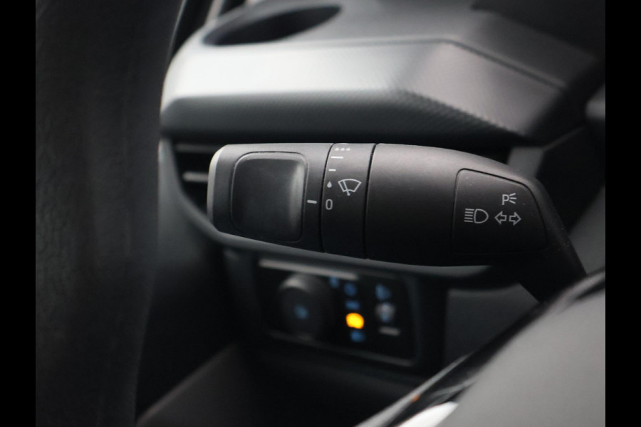 Ford Transit Custom 300 2.0 TDCI L2H1 6-PERS DUBBEL CAB. + TREKHAAK | CARPLAY | CAMERA