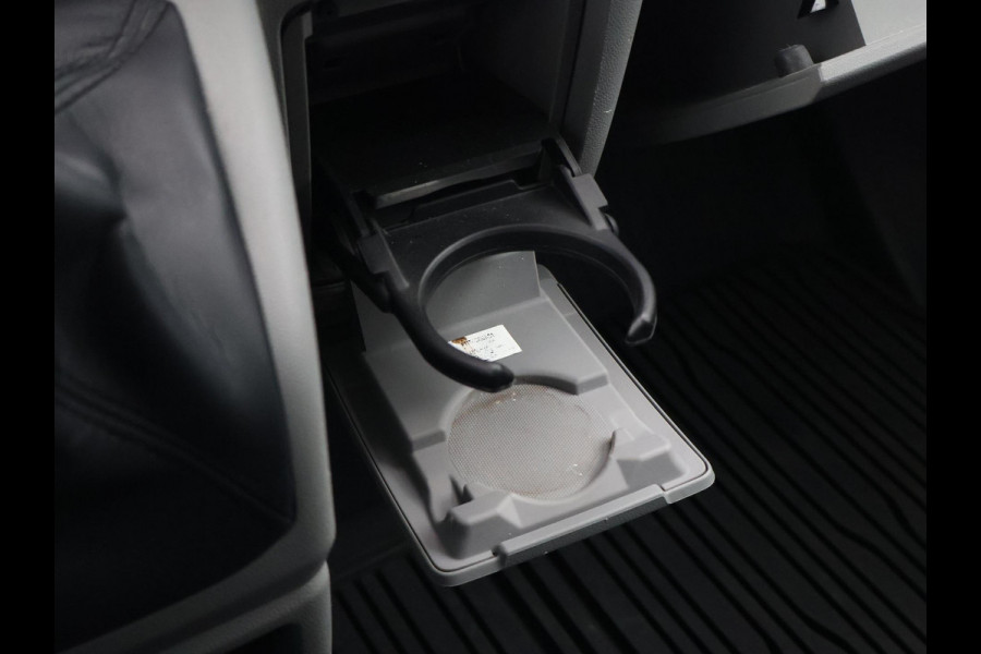 Ford Transit Custom 300 2.0 TDCI L2H1 6-PERS DUBBEL CAB. + TREKHAAK | CARPLAY | CAMERA