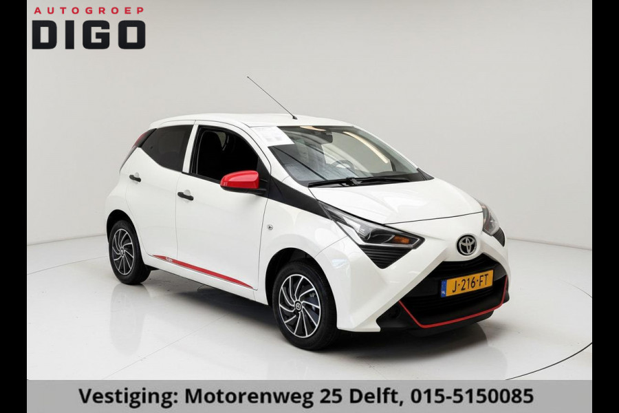 Toyota Aygo 1.0 VVT-i CORAL RED PACK 1e EIG. GARANTIE 7-2030* AIRCO. CARPLAY NAVI.PRIVACY GLASS. COMFORT PACK.100% OH