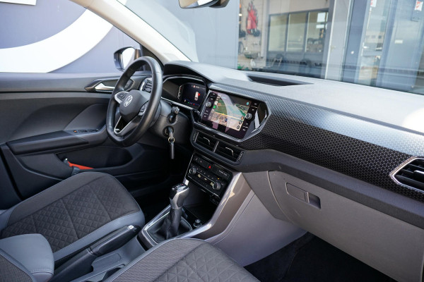 Volkswagen T-Cross 1.0 TSI Style AUT. + TREKHAAK / DIGITALE COCKPIT / NAVIGATIE /