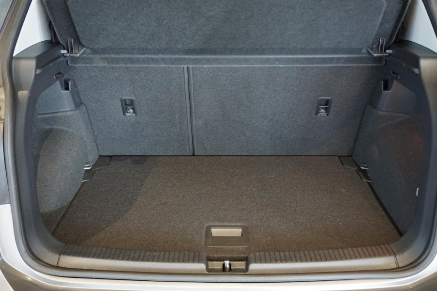 Volkswagen T-Cross 1.0 TSI Style AUT. + TREKHAAK / DIGITALE COCKPIT / NAVIGATIE /