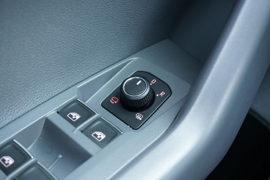 Volkswagen T-Cross 1.0 TSI Style AUT. + TREKHAAK / DIGITALE COCKPIT / NAVIGATIE /