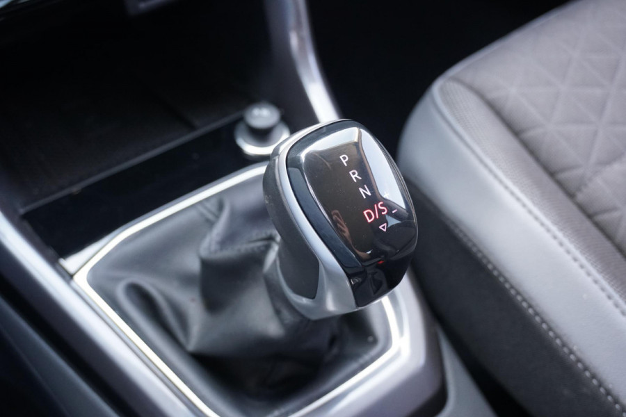 Volkswagen T-Cross 1.0 TSI Style AUT. + TREKHAAK / DIGITALE COCKPIT / NAVIGATIE /