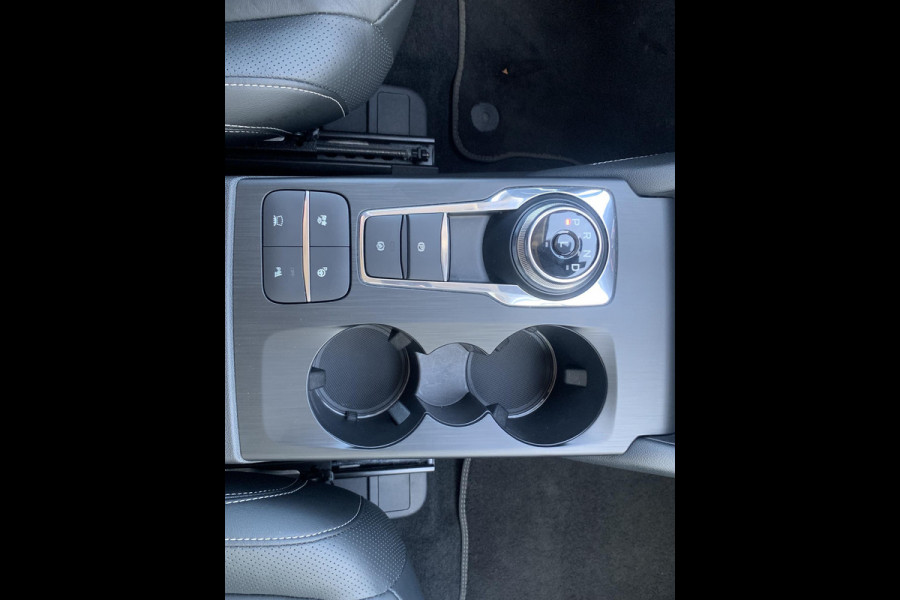 Ford Kuga 2.5 FHEV Vignale AWD 190pk | Driver Assistance Pack | Winterpack |  Volledig Lederen Interieur | Intelligente Vierwielaandrijving | Geen stekker nodig