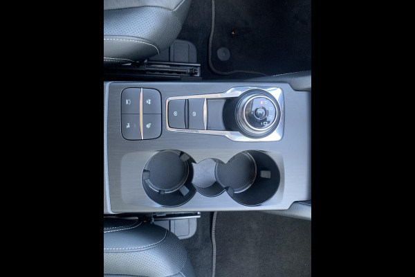 Ford Kuga 2.5 FHEV Vignale AWD 190pk | Driver Assistance Pack | Winterpack |  Volledig Lederen Interieur | Intelligente Vierwielaandrijving | Geen stekker nodig