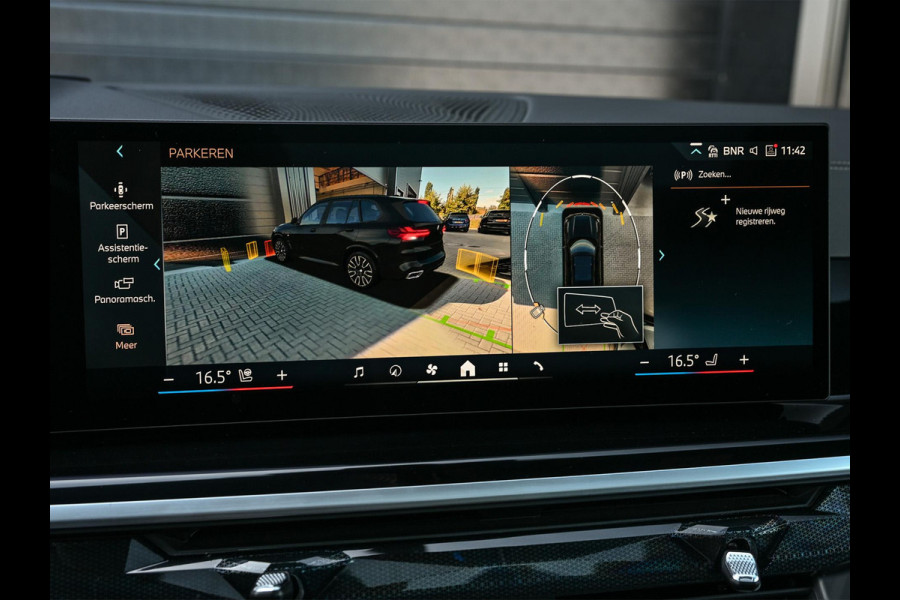 BMW X5 xDrive50e M-Sport Pro | Panoramadak | M-Performance Seats | HUD | 360 Camera | Stoelverwarming + Ventilatie | Memory Seats | Ambiance Interieur | Soft Close | Iconic Glow | Achterbank Verwarming |
