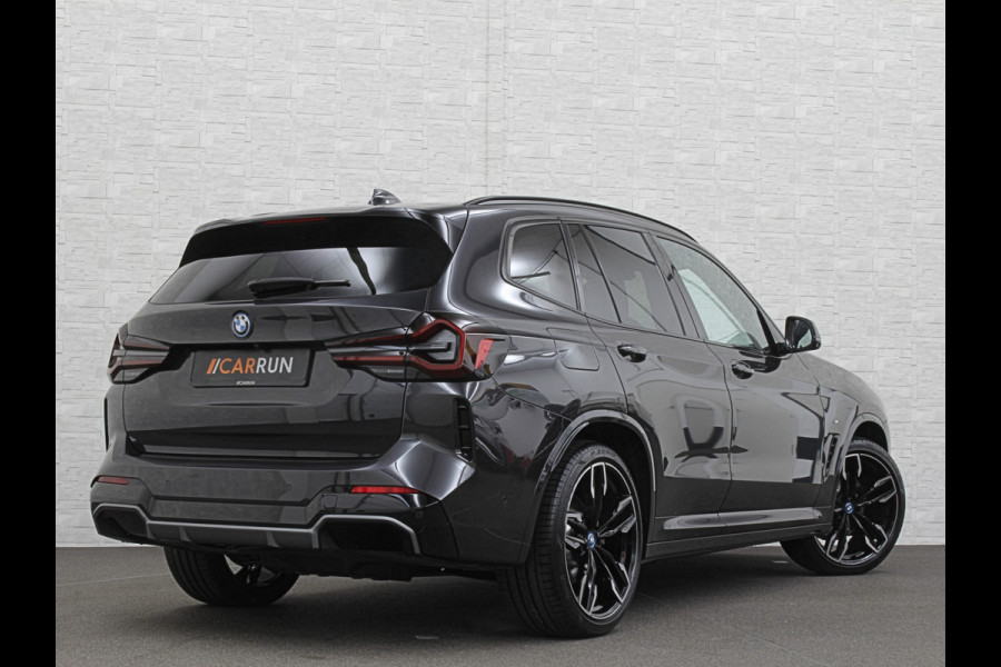 BMW iX3 M-Sport | Sophisto Grey! | Panorama | ACC | Leder | Memory | El. Trekhaak | 97.6% SOH | Sfeerverlichting | 3-Zone Clima | Carplay | LED | Btw auto, 35250,= ex. | Rijklaar incl. Bovag garantie!