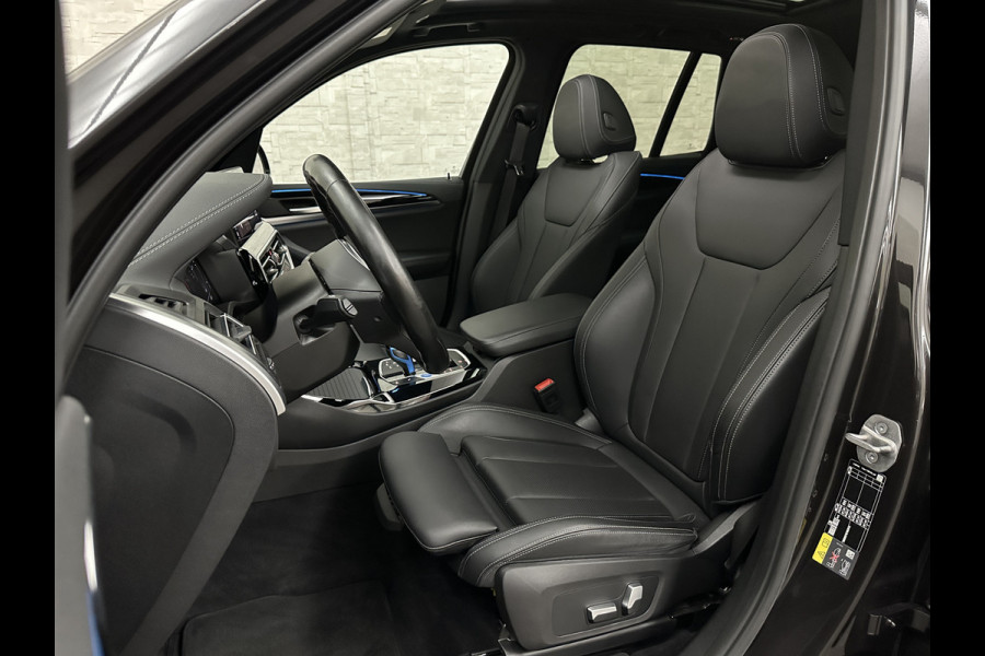 BMW iX3 M-Sport | Sophisto Grey! | Panorama | ACC | Leder | Memory | El. Trekhaak | 97.6% SOH | Sfeerverlichting | 3-Zone Clima | Carplay | LED | Btw auto, 35250,= ex. | Rijklaar incl. Bovag garantie!