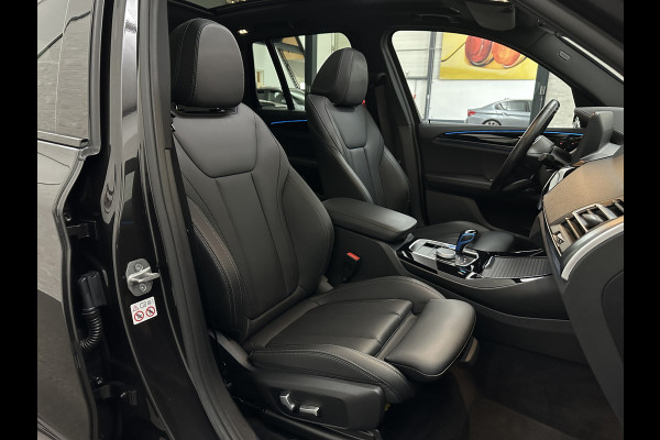 BMW iX3 M-Sport | Sophisto Grey! | Panorama | ACC | Leder | Memory | El. Trekhaak | 97.6% SOH | Sfeerverlichting | 3-Zone Clima | Carplay | LED | Btw auto, 35250,= ex. | Rijklaar incl. Bovag garantie!