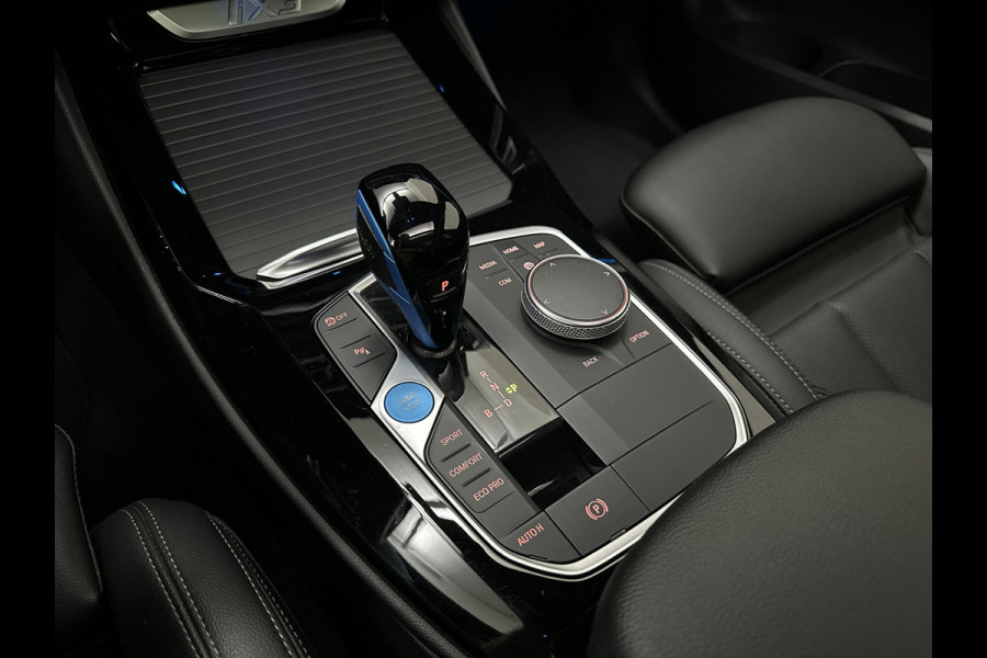 BMW iX3 M-Sport | Sophisto Grey! | Panorama | ACC | Leder | Memory | El. Trekhaak | 97.6% SOH | Sfeerverlichting | 3-Zone Clima | Carplay | LED | Btw auto, 35250,= ex. | Rijklaar incl. Bovag garantie!