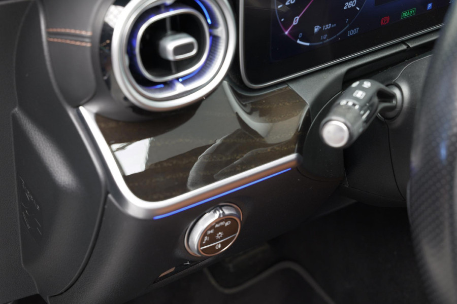 Mercedes-Benz C-Klasse C300e AMG Line |Pano|Burmester|Ambient|Trekhaak|Leder|