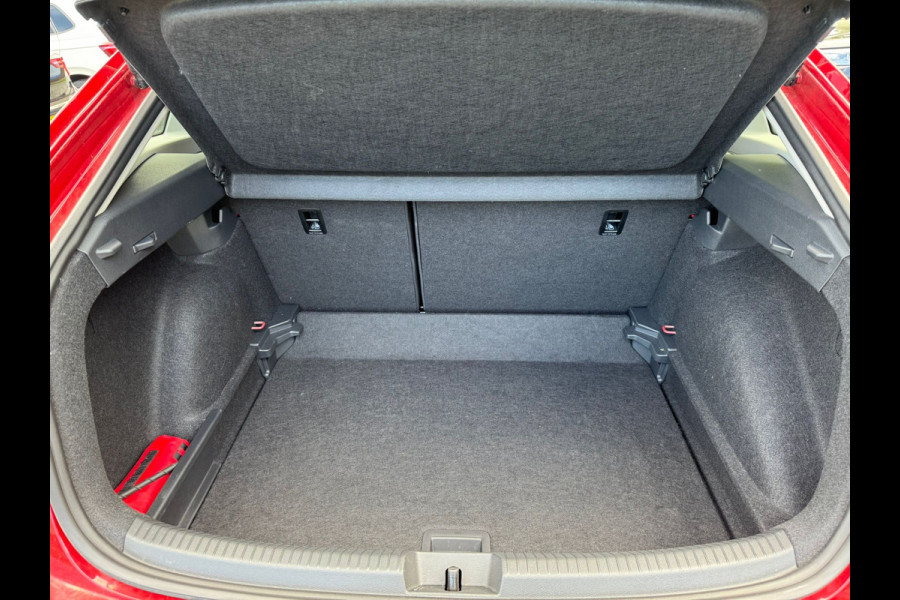Volkswagen Taigo TSI 115PK DSG LIFE EDITION CAMERA/ACC/CARPLAY/HALF-LEDER FABRIEKS GARANTIE