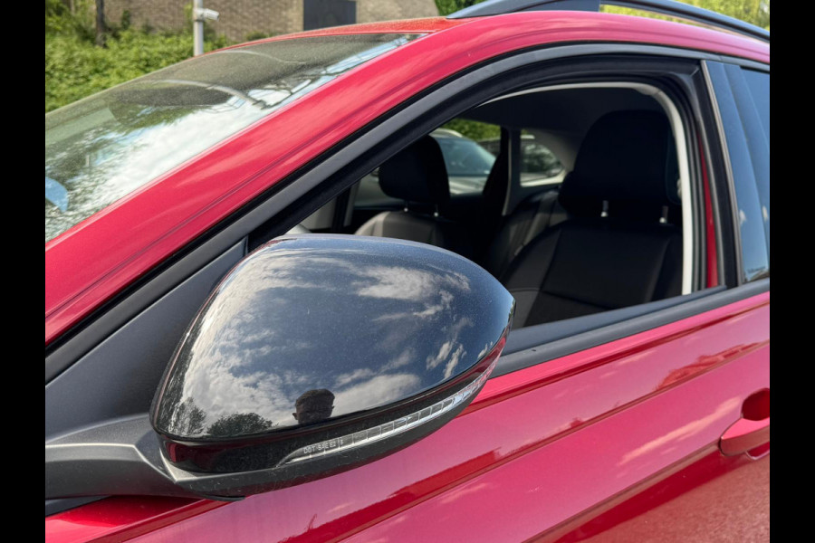Volkswagen Taigo TSI 115PK DSG LIFE EDITION CAMERA/ACC/CARPLAY/HALF-LEDER FABRIEKS GARANTIE