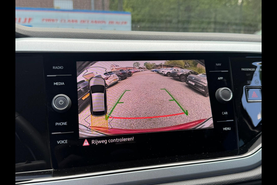 Volkswagen Taigo TSI 115PK DSG LIFE EDITION CAMERA/ACC/CARPLAY/HALF-LEDER FABRIEKS GARANTIE