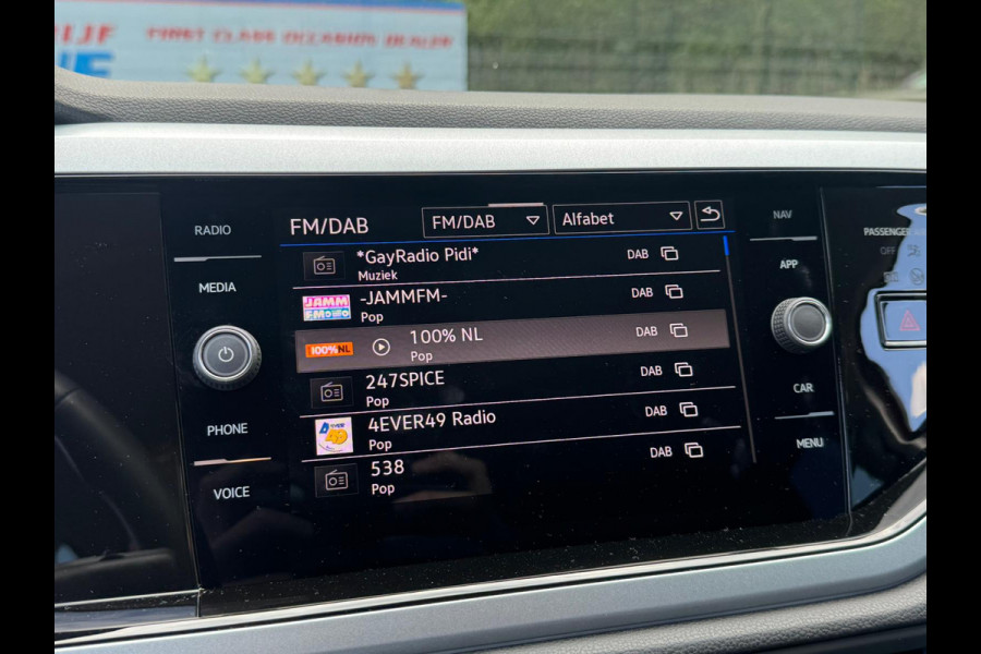 Volkswagen Taigo TSI 115PK DSG LIFE EDITION CAMERA/ACC/CARPLAY/HALF-LEDER FABRIEKS GARANTIE