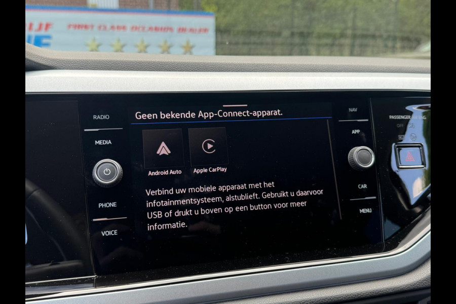 Volkswagen Taigo TSI 115PK DSG LIFE EDITION CAMERA/ACC/CARPLAY/HALF-LEDER FABRIEKS GARANTIE